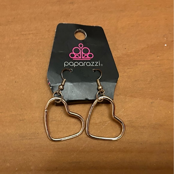Two set of heart Paparazzi earrings and one matching necklace - Picture 3 of 4